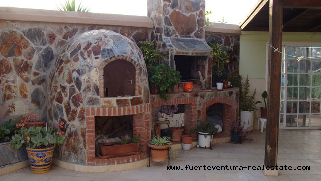 In vendita! Villa spaziosa con viste spettacolari, situata in Villaverde, Fuerteventura!