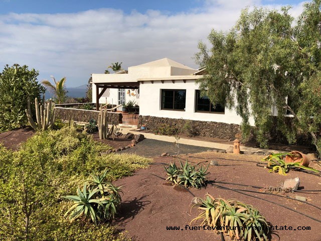 Te koop! Een unieke villa met uitzicht op zee op een unieke locatie in het zuiden van Fuerteventura