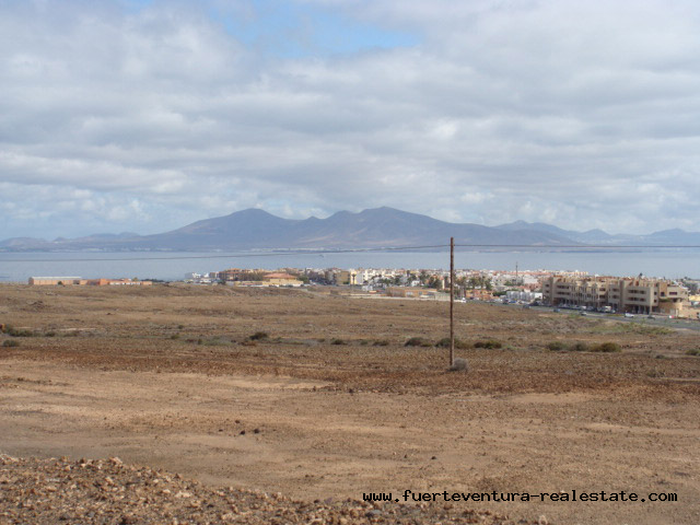 A vendre!  Terrain urbain avec vue sur la mer à Corralejo, Fuerteventura