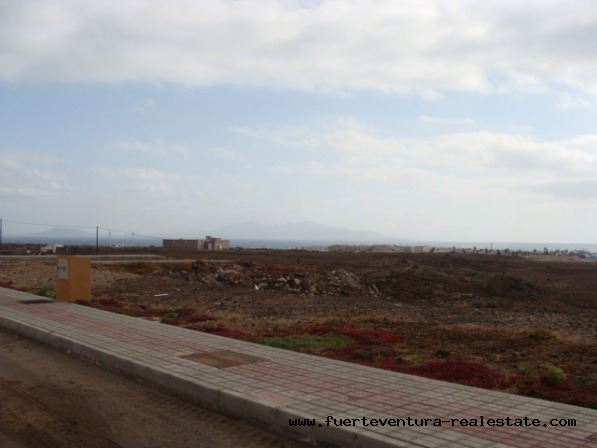 En vente! Terrain pour utilisation dans un immeuble résidentiel à Corralejo, Fuerteventura