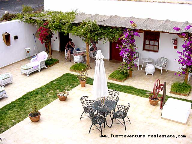 Nous vendons une très belle grande maison de campagne avec piscine à Antigua Fuerteventura