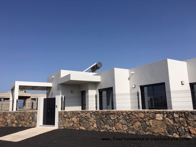 For sale! New built modern villas with pool in El Roque village near El Cotillo!