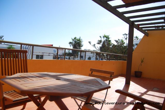 For sale! Beautiful 2 bedroom apartment in the Los Pinos complex in Corralejo.