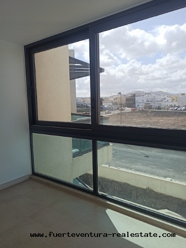 Zu verkaufen! Neubau Wohnung direkt am Meer in El Cotillo