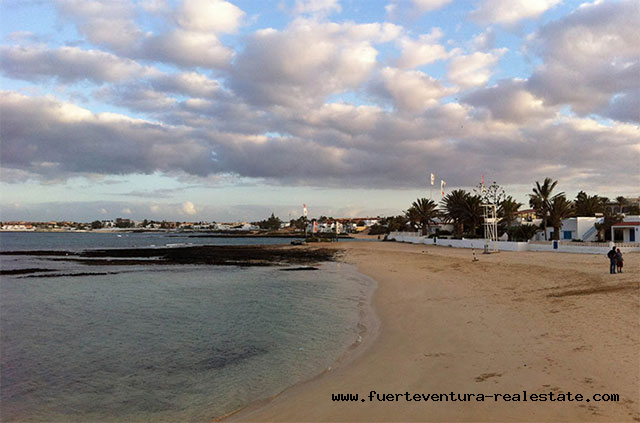 We are selling a very nice apartment on the seafront in Corralejo