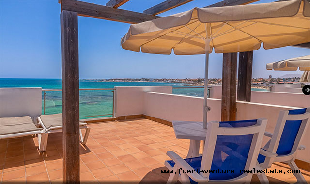   Wir verkaufen ein sehr schönes Apartment direkt am Meer in Corralejo