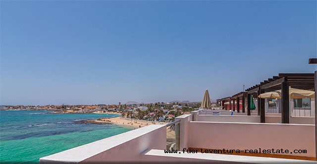 Nous vendons un très bel appartement en front de mer à Corralejo