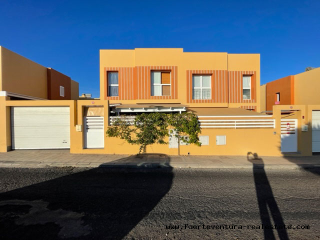 Wir verkaufen eine sehr schönes Duplex Haus in Puerto del Rosario 