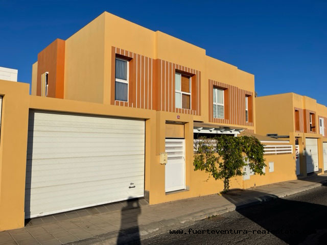 Wir verkaufen eine sehr schönes Duplex Haus in Puerto del Rosario 