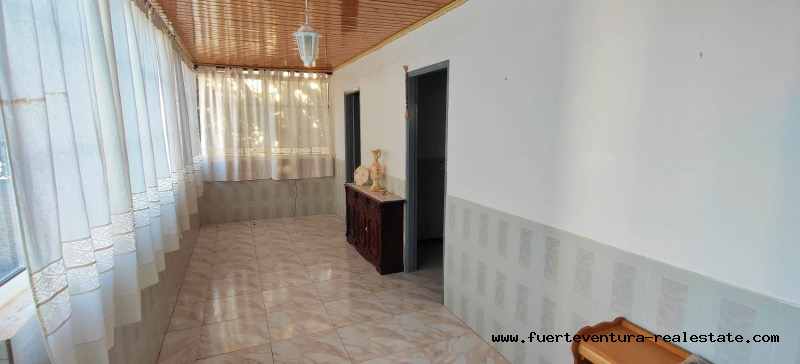 For sale! Spacious villa in the village of Villaverde, north of the island.