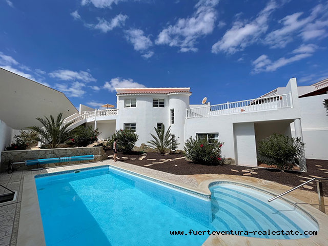 For sale! Very nice villa with pool in Costa Calma at the south of the island