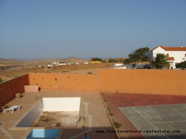 For sale! This beautiful villa with sea views in the village of Los Estancos, near the capital of Fuerteventura