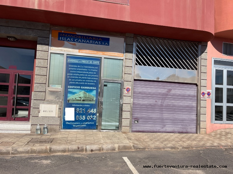 We rent an office in Puerto del Rosario
