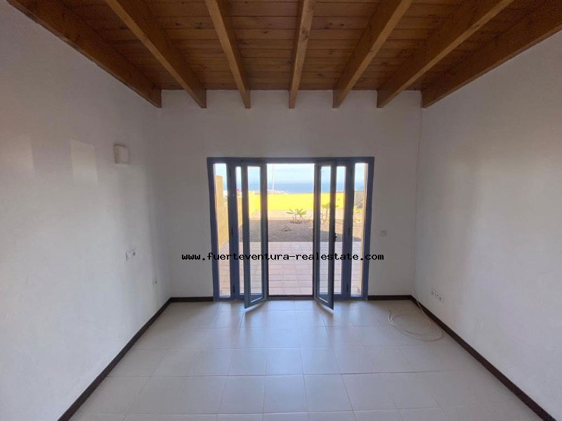 For sale! Semi-detached villa with sea views in Caleta de Fuste