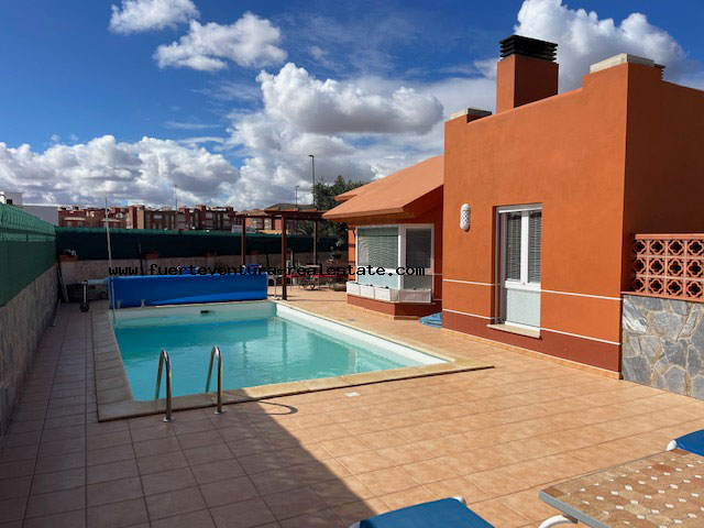 We are selling a very nice luxury villa in Corralejo