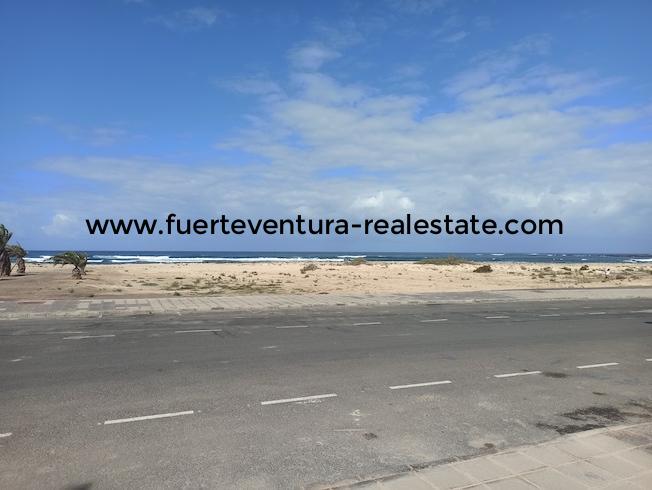 For sale! Apartments in a new building on the first line in El Cotillo