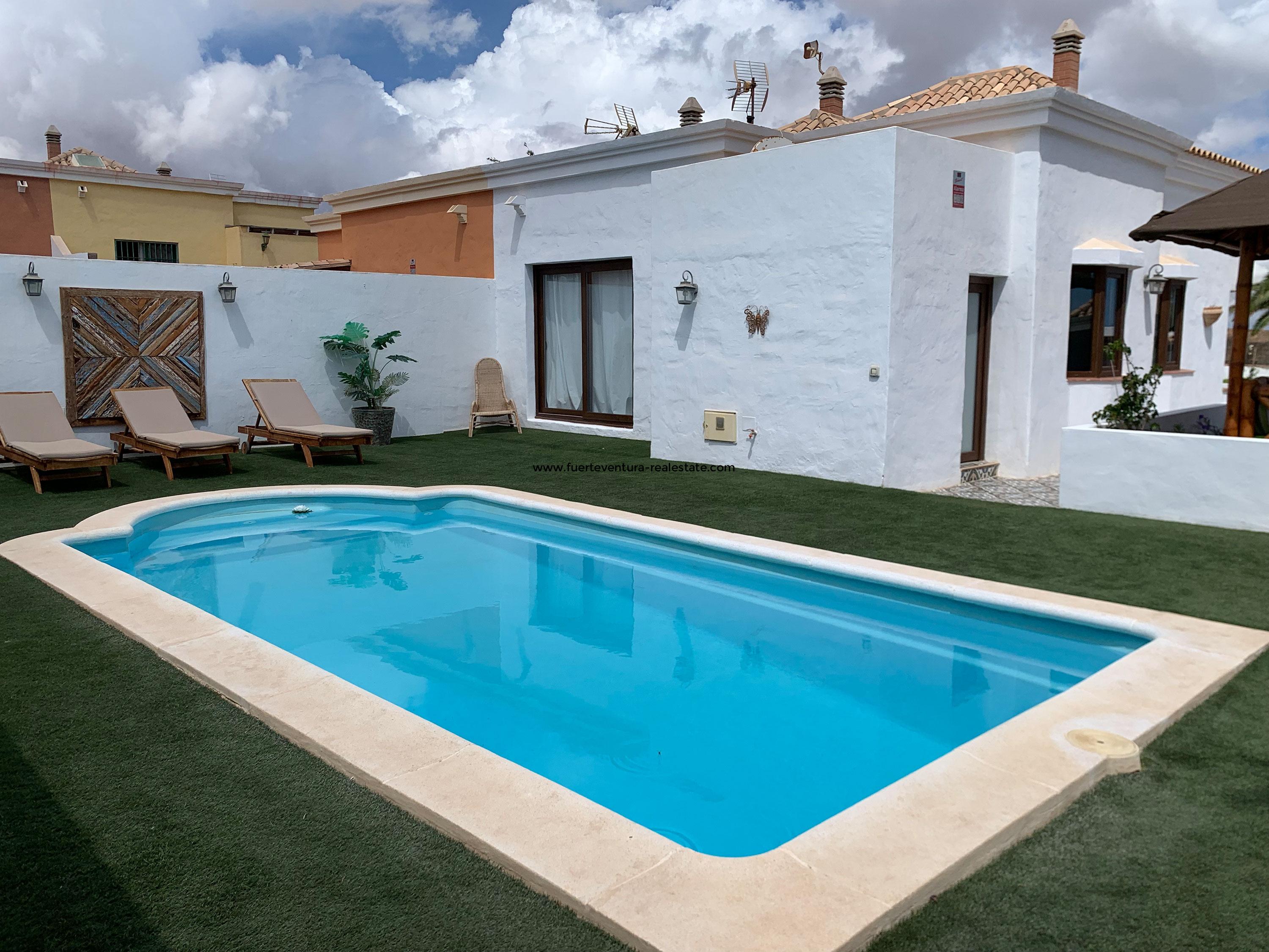 Bonita casa con piscina con buena ubicación en Caleta de Fuste