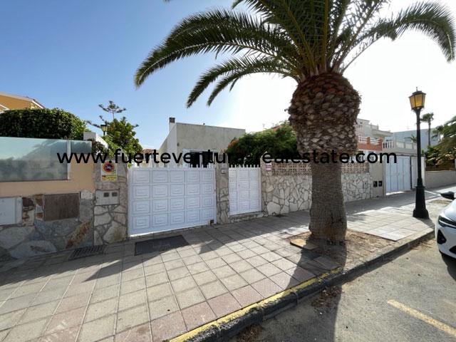 Beautiful villa with sea views with only 120 m from Corralejo beach