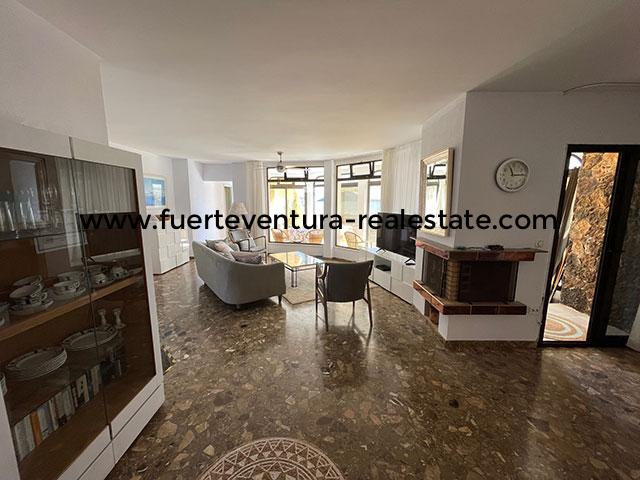 Zu verkaufen ! Eine einzigartige Villa in privilegierter Strandlage in Corralejo