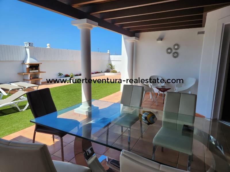 Sehr schöne Villa mit Pool in der Urbanisation Vistas Del Mar Corralejo