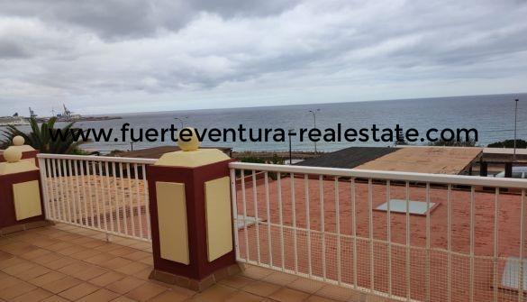 Un Duplex à vendre avec vue sur la mer à Playa Blanca à Puerto del Rosario
