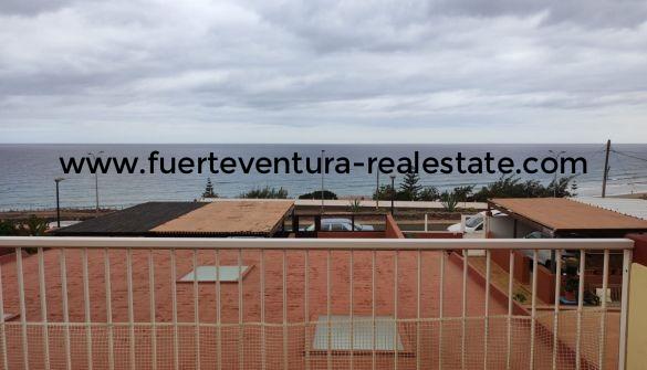 Un Duplex à vendre avec vue sur la mer à Playa Blanca à Puerto del Rosario