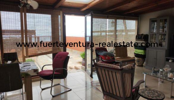  Een duplex te koop met uitzicht op zee in Playa Blanca in Puerto del Rosario