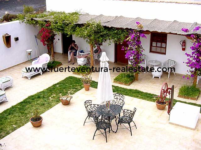 For sale! A very nice large country house with pool in Antigua on Fuerteventura!
