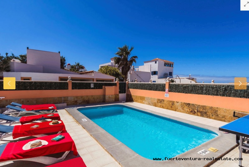  A vendre Superbe villa en bord de mer avec piscine a Corralejo